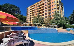 Kris Apartments At Paradise Green Park -Free Parking